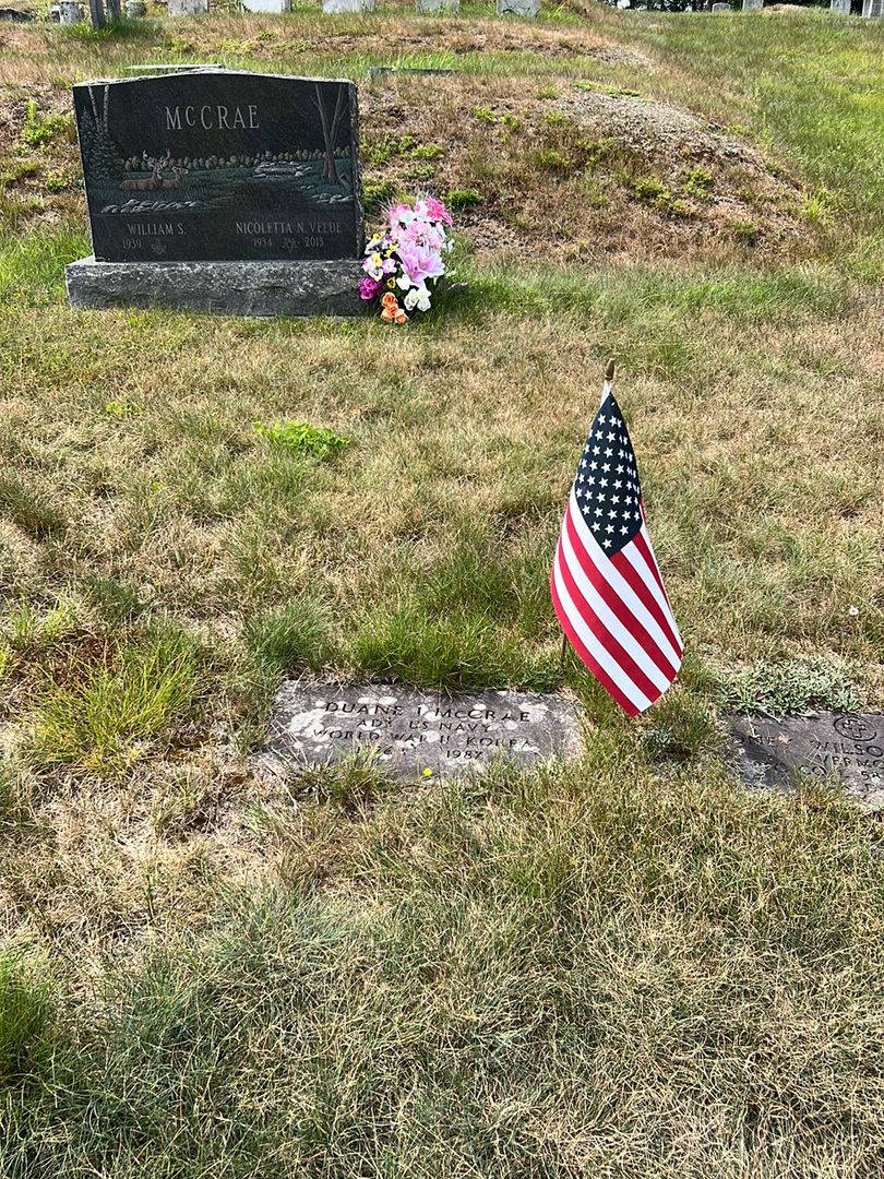 Duane I. McCrae's grave. Photo 1