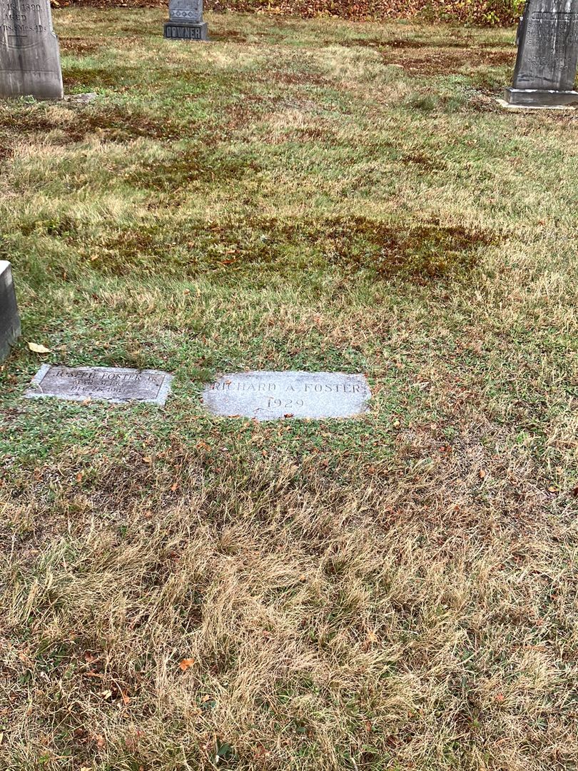 Richard A. Foster's grave. Photo 1