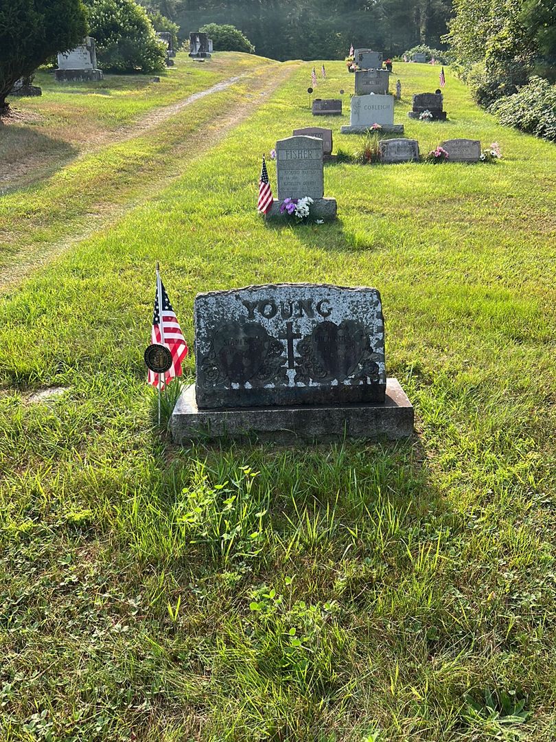 Lucienne Y. T. Young's grave. Photo 1
