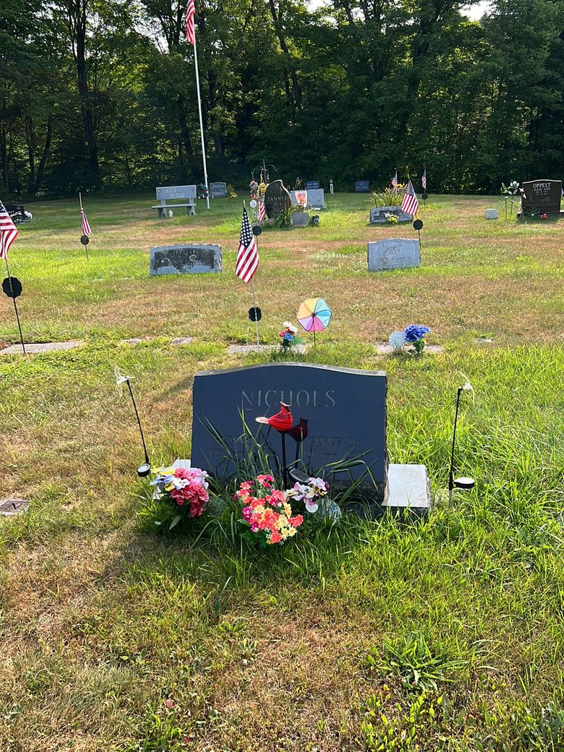 Ginny D. Nichols's grave. Photo 1