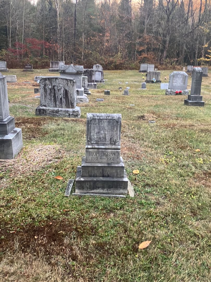 Mary E. Hamlen's grave. Photo 1