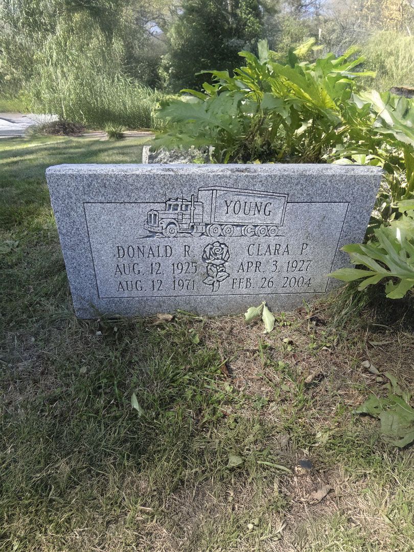 Donald R. Young Senior's grave. Photo 1