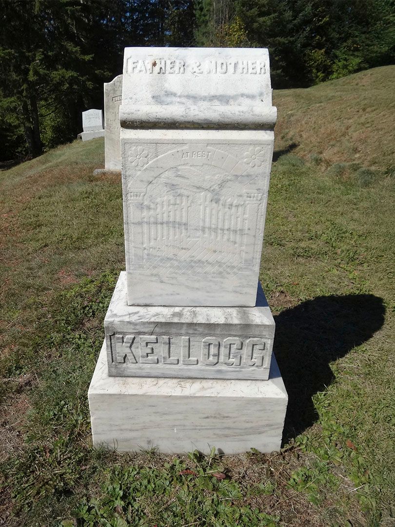 Benjamin P. Kellogg's grave. Photo 1