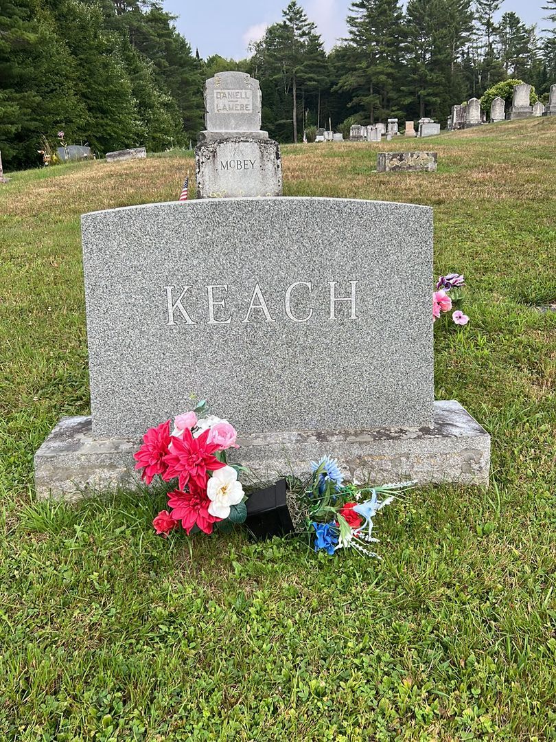 Bernard N. Keach's grave. Photo 1