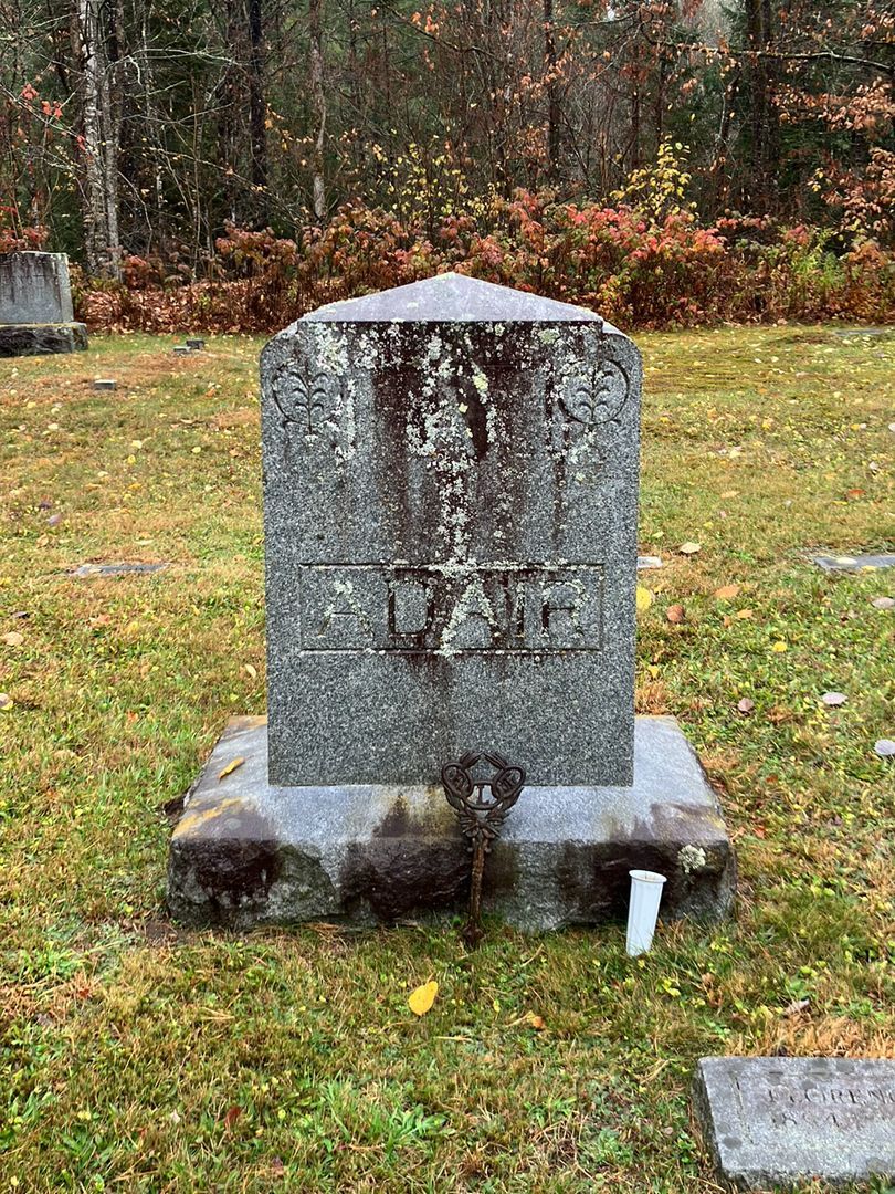 Dau Adair's grave. Photo 1