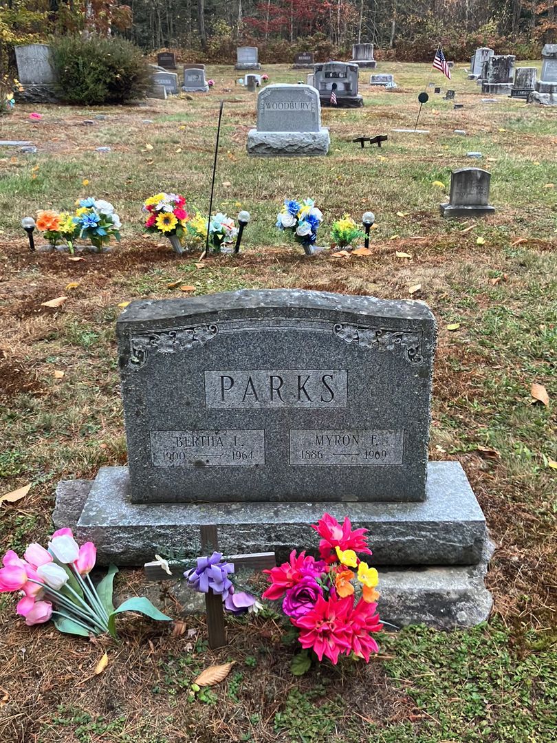 Bertha L. Parks's grave. Photo 1