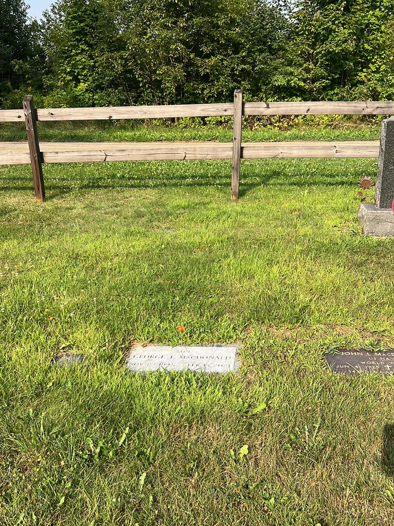George F. MacDonald's grave. Photo 1
