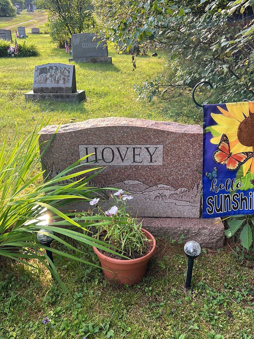 Christine Dale Hovey's grave. Photo 1