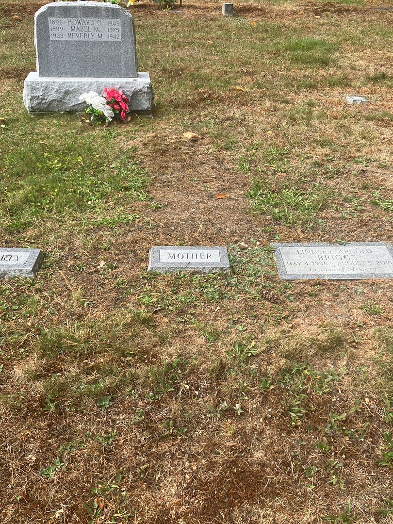 Mabel M. Woodbury's grave. Photo 1