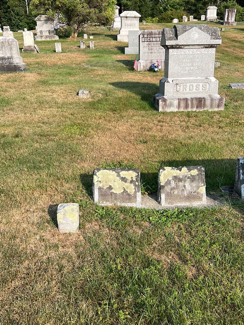 Bertha L. Edney Cross's grave. Photo 1