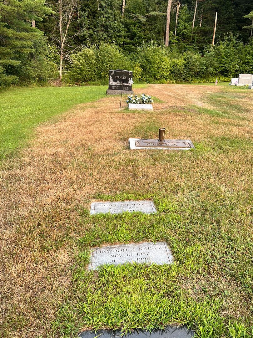 Joyce S. Kaiser's grave. Photo 1