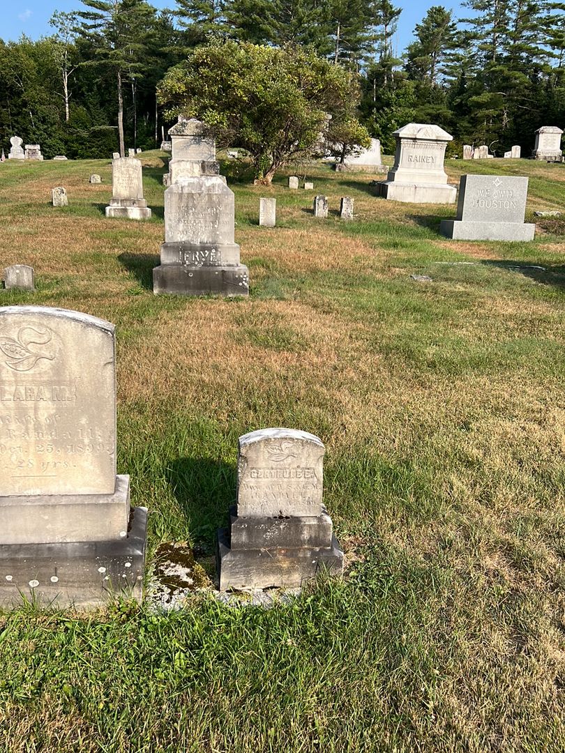 Gertrude E. Randall's grave. Photo 1