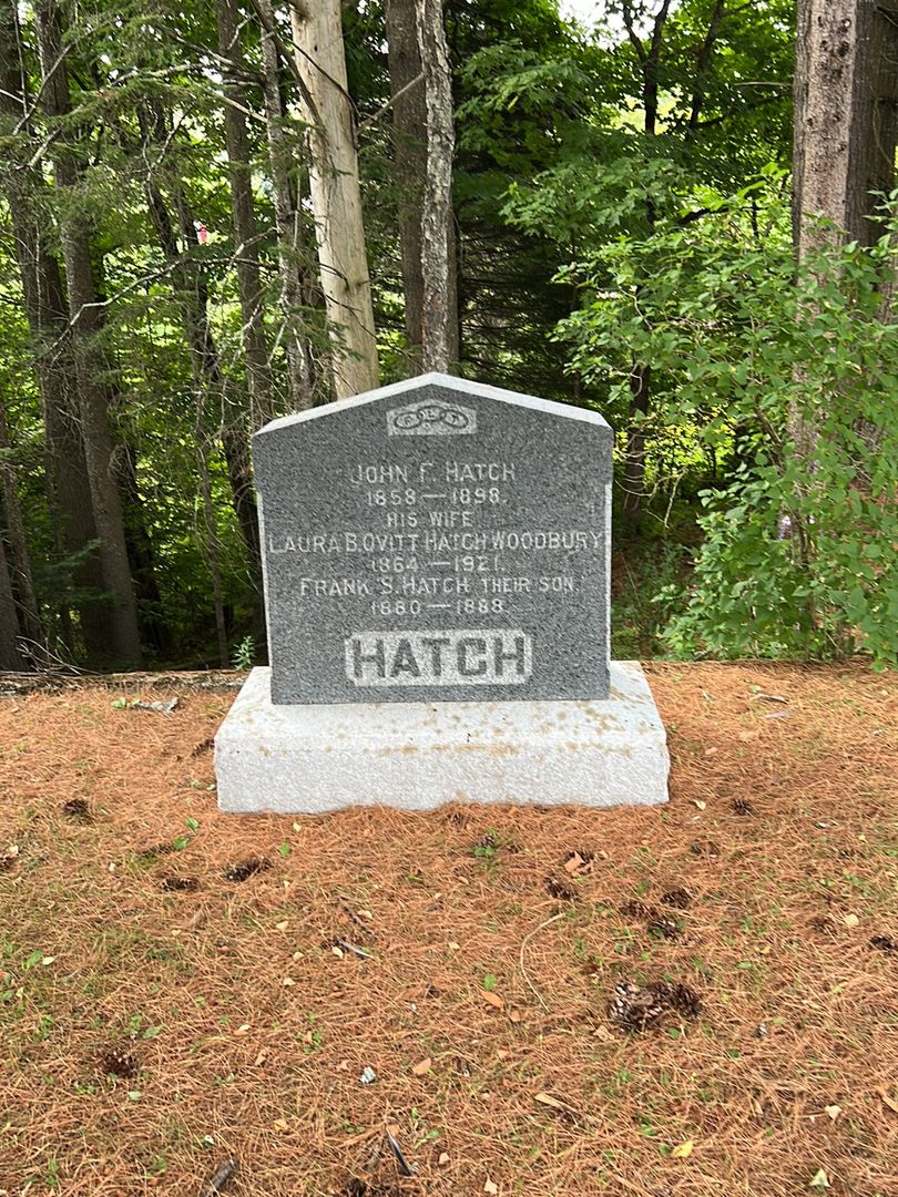 Laura B. Qvitt Hatch Woodbury's grave. Photo 1