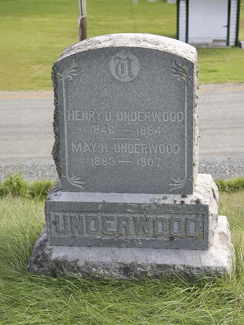 May H. Underwood's grave. Photo 1