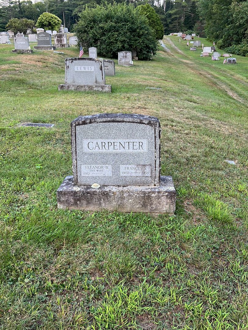 Eleanor B. Carpenter's grave. Photo 1