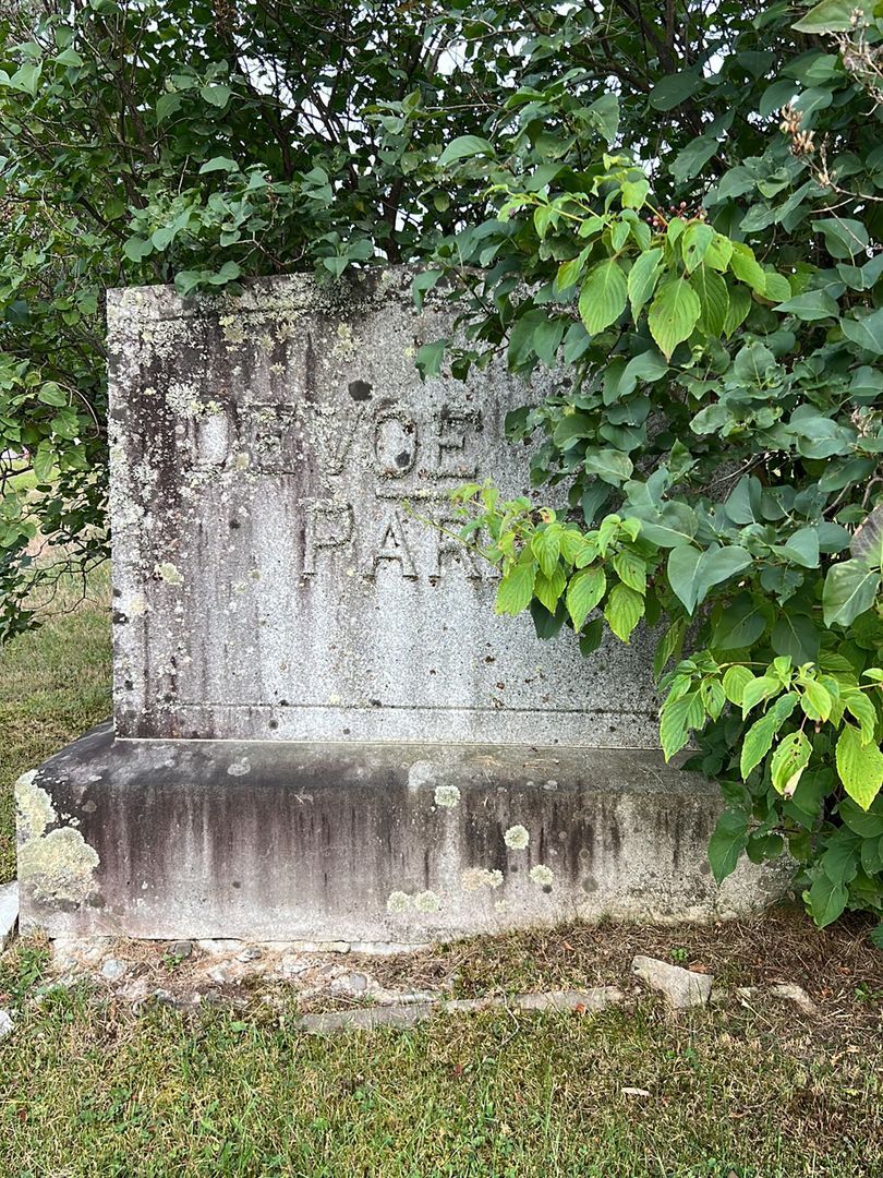Alice Elmira Parker's grave. Photo 1